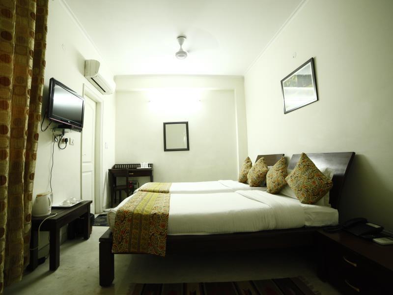 Hotel Mehra Residency At The Airport Neu-Delhi Exterior foto