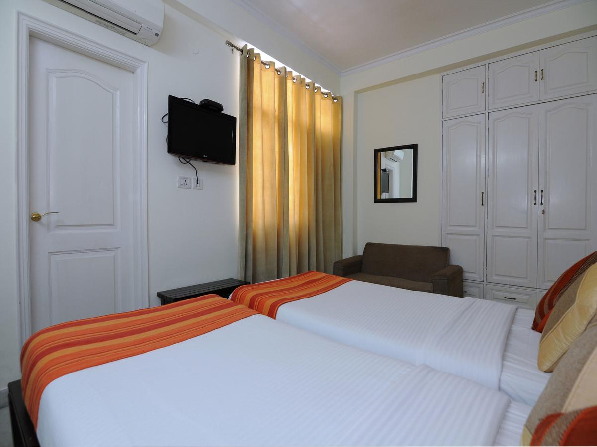 Hotel Mehra Residency At The Airport Neu-Delhi Exterior foto