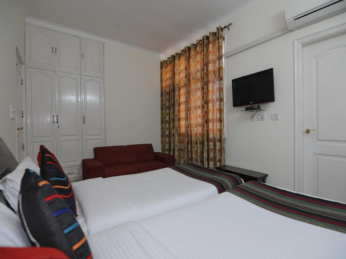 Hotel Mehra Residency At The Airport Neu-Delhi Exterior foto