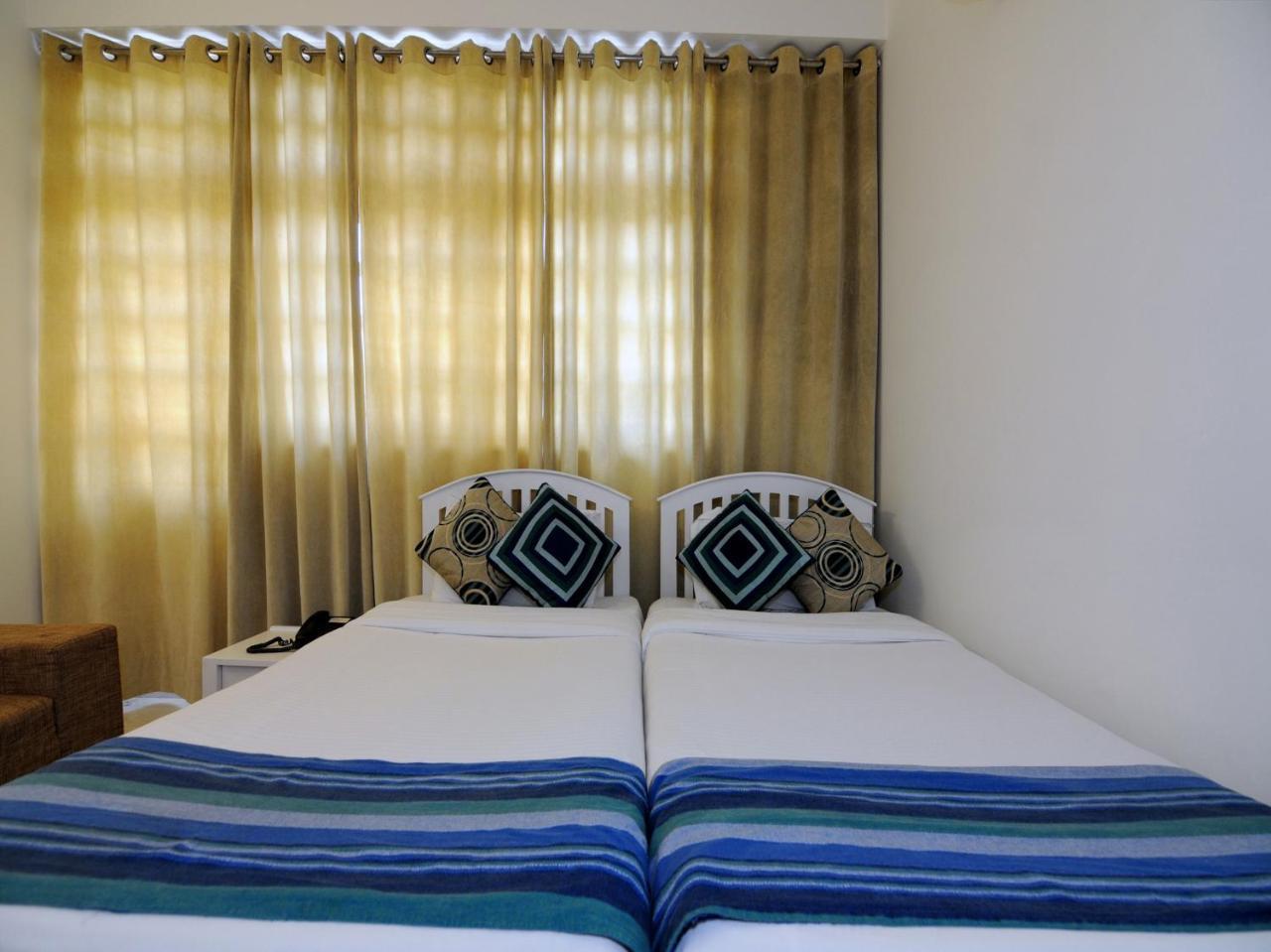 Hotel Mehra Residency At The Airport Neu-Delhi Exterior foto