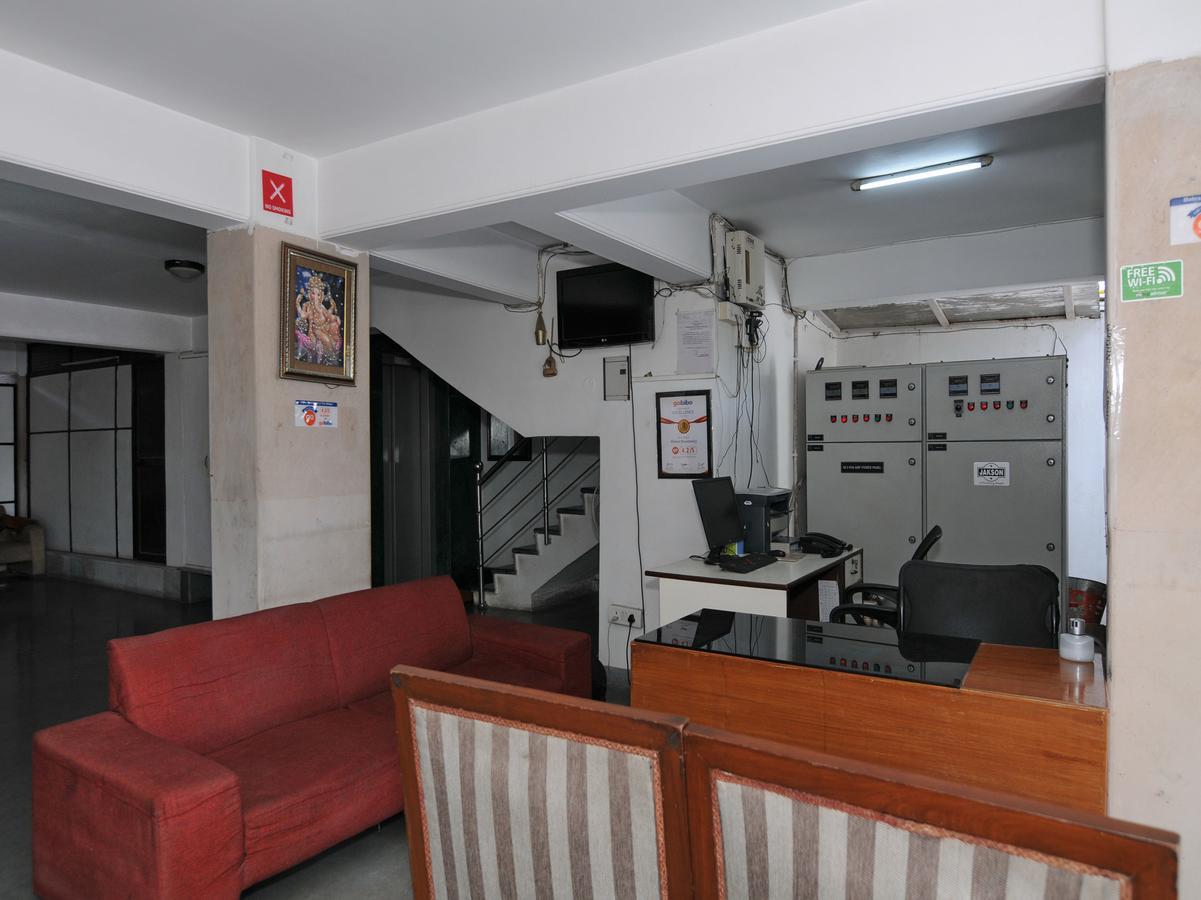 Hotel Mehra Residency At The Airport Neu-Delhi Exterior foto